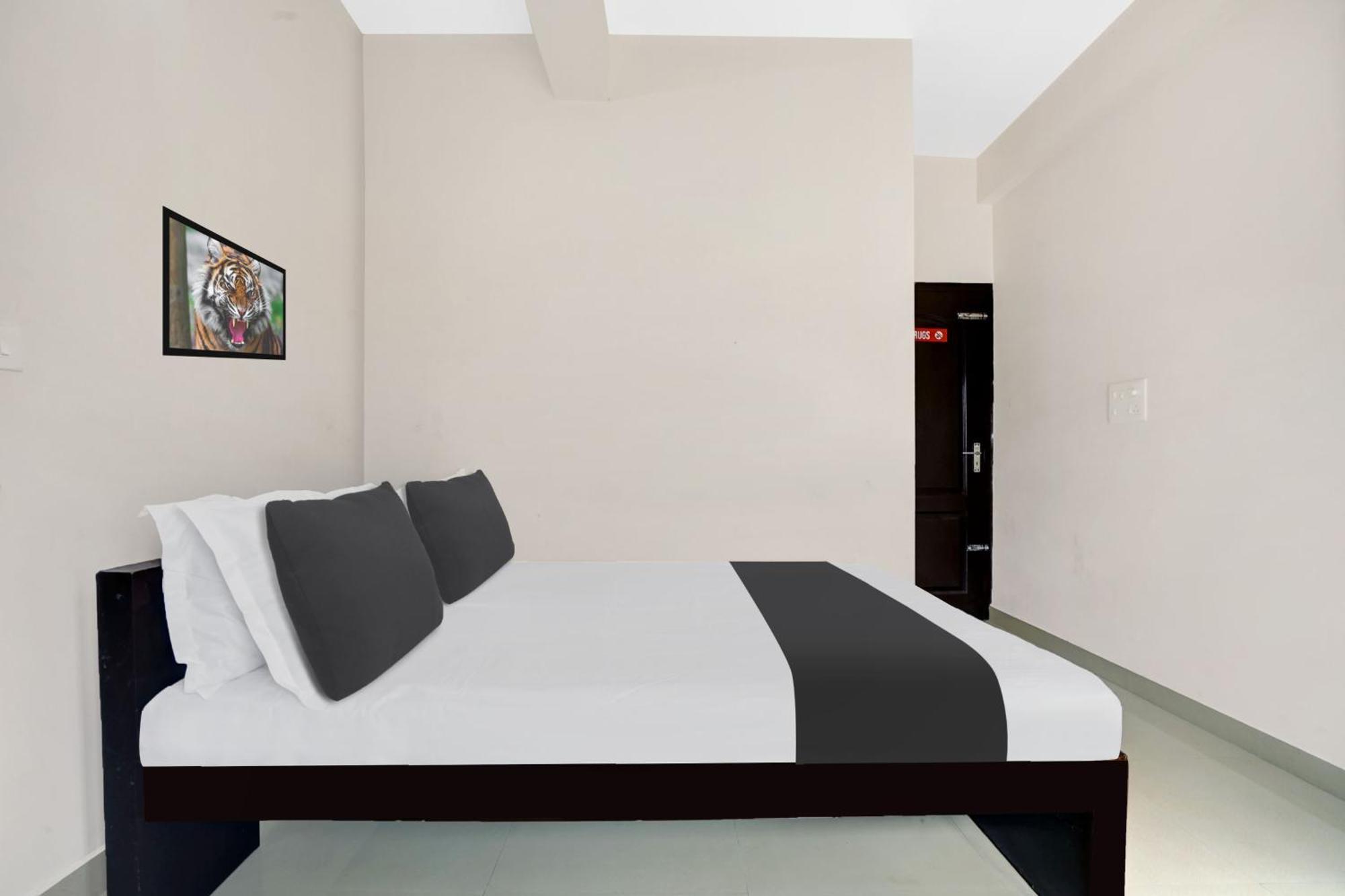 Hotel O Grand Residency Ambalapulai Exterior photo