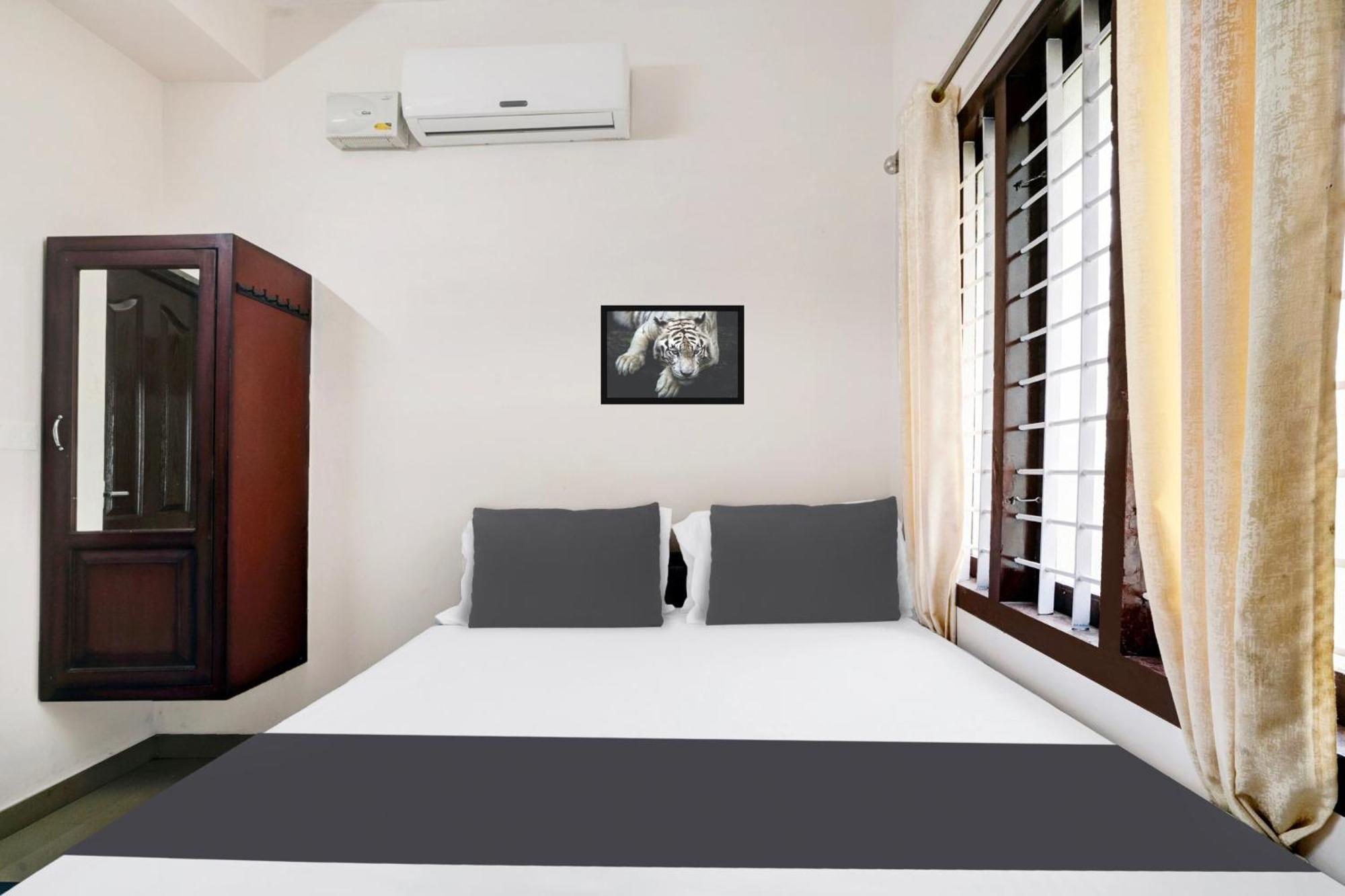 Hotel O Grand Residency Ambalapulai Exterior photo